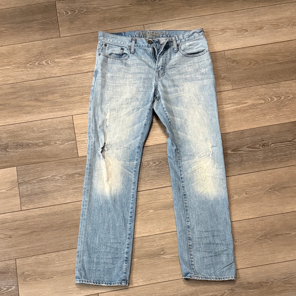 American Eagle Outfitters Men's Faded Blue Straight Jeans